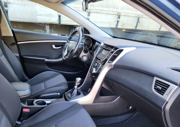 Hyundai I30 cena 39999 przebieg: 74338, rok produkcji 2015 z Drezdenko małe 781
